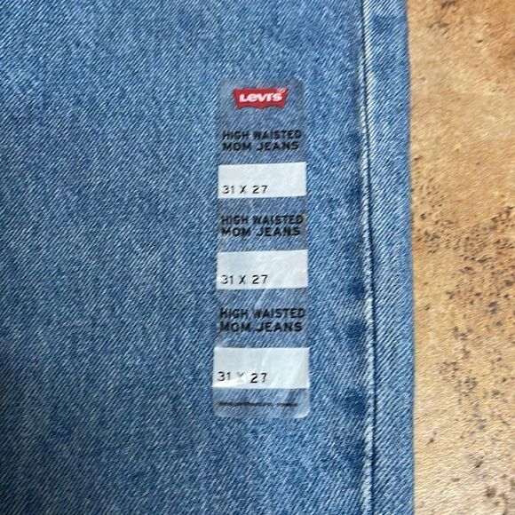 NWT Levi's High Waisted Taper Jeans Mom 31 - Picture 9 of 9